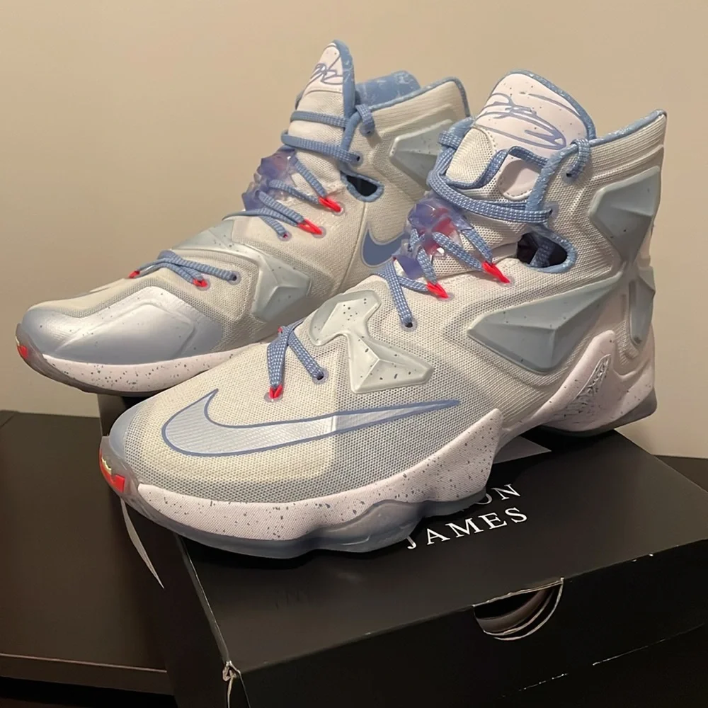 Nike Lebron XIII XMAS men’s size 10 1/2 - Picture 5 of 13
